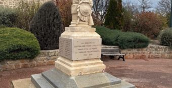 Rénovation d'un monument aux morts